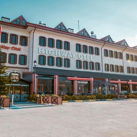 Highway Otel الملك المظهر الخارجي الصورة